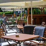 Frisko Panzio Frühstückspension 3*