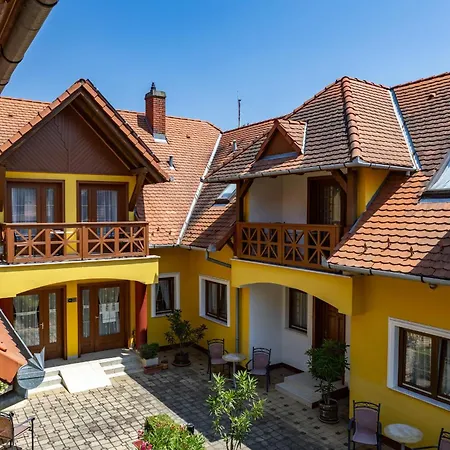Frisko Panzio Frühstückspension 3*