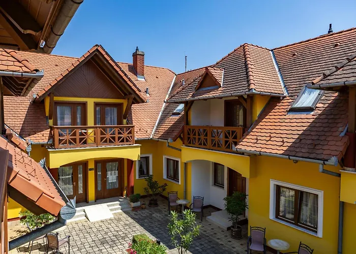 Frisko Panzio Bed & Breakfast 3*
